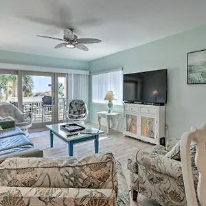 Villa Palmetto Dunes With Views Steps To Beach!, Hilton Head Island